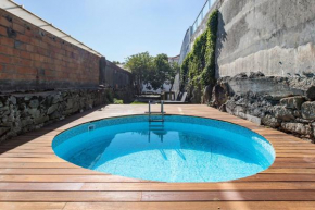 Almada Hideaway w/ AC & Private Pool by LovelyStay